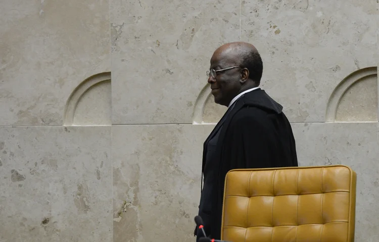 Joaquim Barbosa: apesar de ainda não ter se declarado como pré-candidato, o ex-ministro apareceu com 10% das intenções de voto na maioria dos cenários na pesquisa do Datafolha (Antonio Cruz/Agência Brasil)