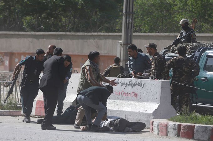 Nove jornalistas são mortos em duplo atentado em Cabul