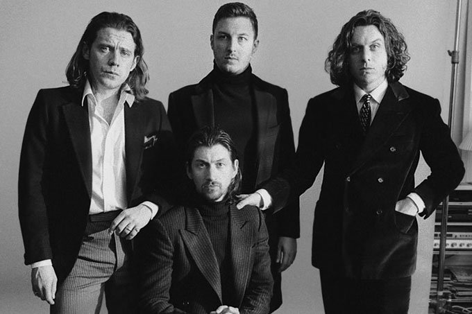 Após 5 anos de pausa, novo álbum do Arctic Monkeys sai em maio
