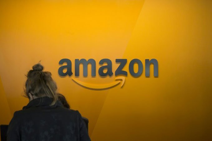 Robô criado pela Amazon para buscar candidatos discriminava mulheres