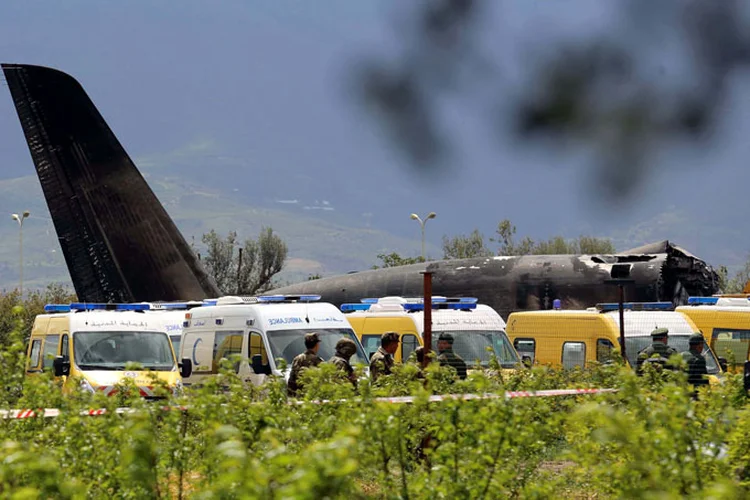 Argélia: entre os mortos há militares e seus familiares, além de dez tripulantes (Ramzi Boudina/Reuters)