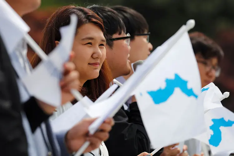 Coreias: cúpula histórica entre os líderes coreanos acontecerá em maio (Jorge Silva/Reuters)
