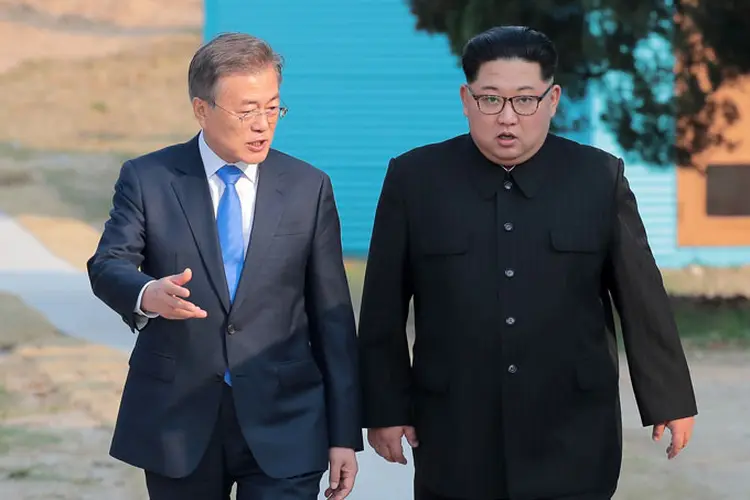A Coreia do Sul desenvolverá um novo modelo de exercício militar, disseram os ministros (Korea Summit Press/Reuters)