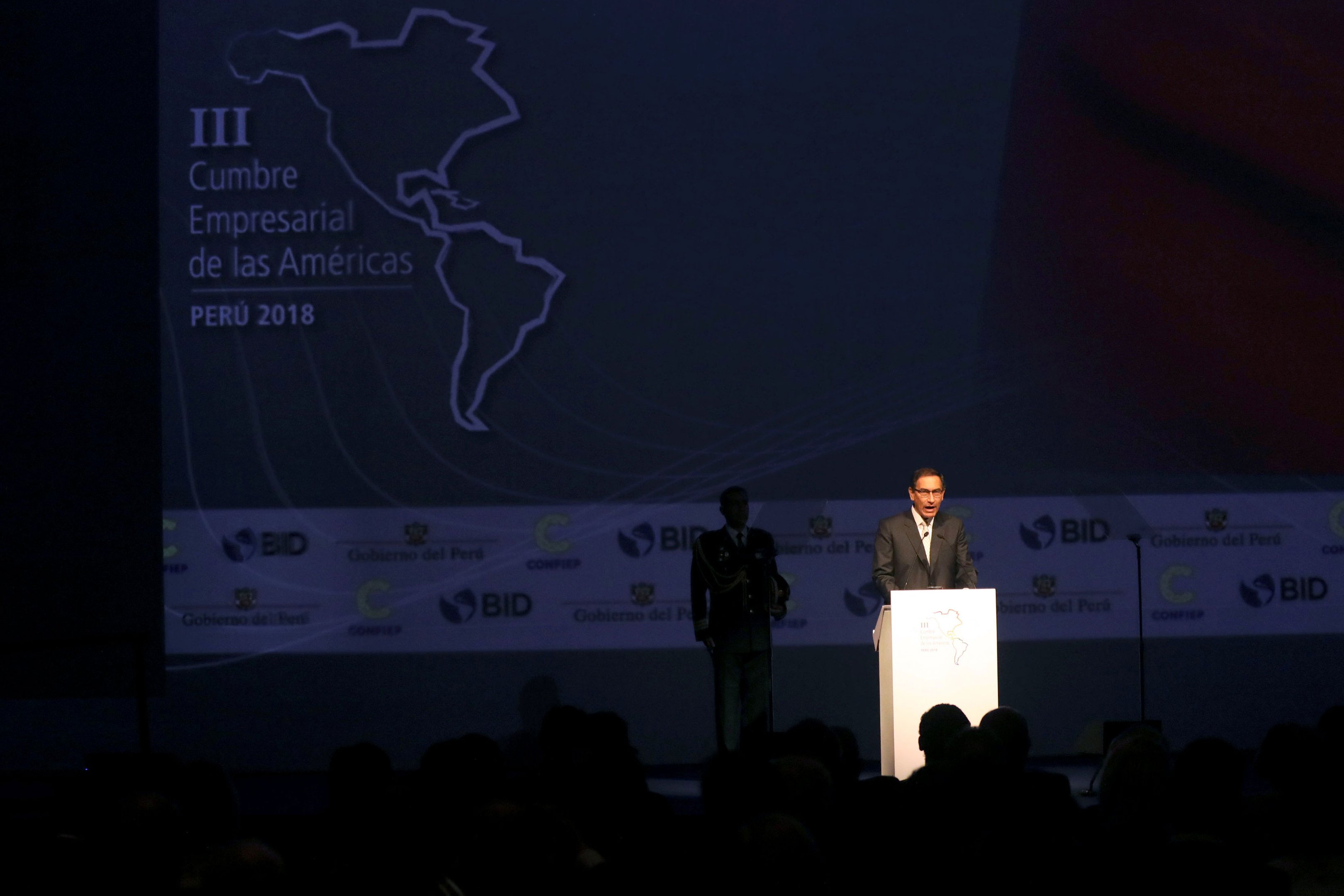 Combate a corrupção domina debate na III Cúpula Empresarial