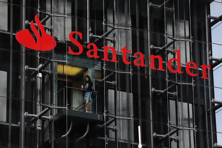 Santander: banco divulgou na noite da véspera crescimento de 25,4 por cento no lucro recorrente do primeiro trimestre (Luke MacGregor/Bloomberg)