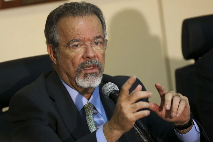 Raul Jungmann: "Todos os processos de mudança que você teve em Medelín, em Bogotá, no início desse processo que levou a superação daquela situação, eles tiveram um acréscimo no início de casos como esses" (Marcelo Camargo/Agência Brasil)