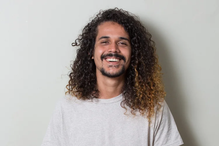 Geovani Martins, autor de O Sol na Cabeça, a última aposta da Companhia das Letras (Chico Cerchiaro/Companhia das Letras/Divulgação)
