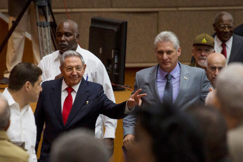 Díaz-Canel diz que Raúl Castro liderará as decisões cruciais para Cuba