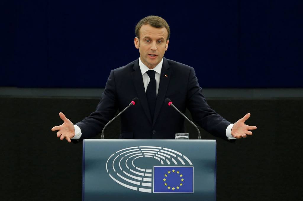 Macron diz que UE não deve aceitar novos países antes da reforma no bloco