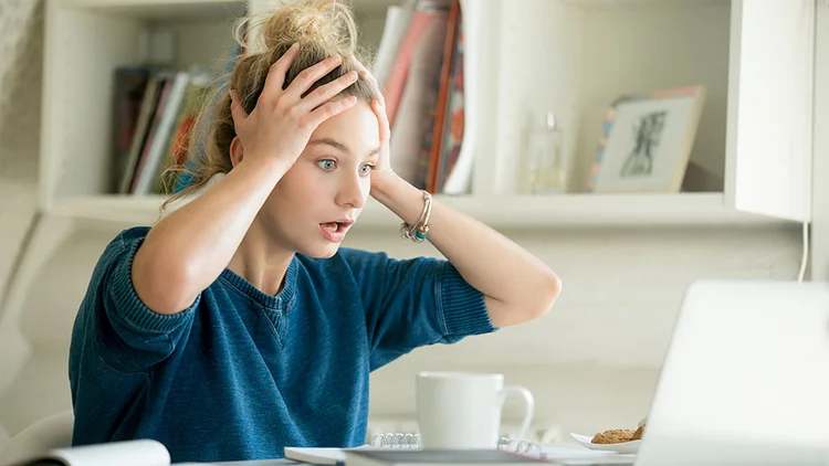 Empreendedora preocupada: mesmo os empreendimentos mais sólidos possuem um grau de incerteza (fizkes/Thinkstock)