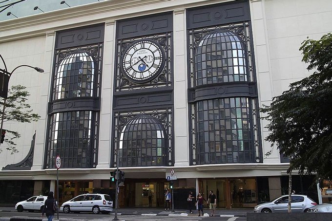 Homem faz funcionária refém no Shopping Pátio Paulista, em SP