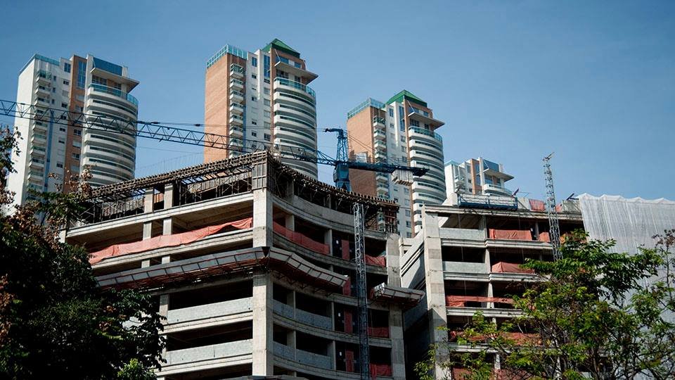 PDG sai do prejuízo, anuncia lucro e ações disparam 23%