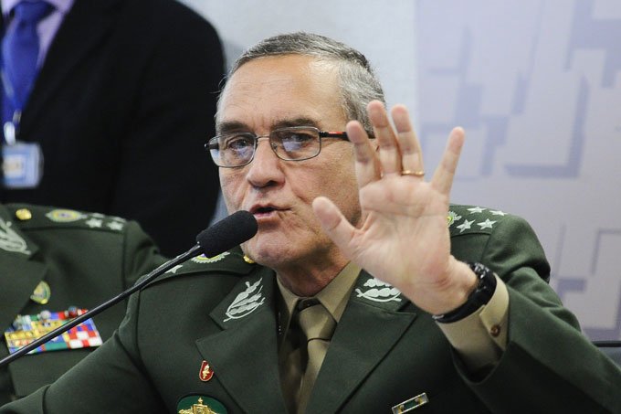 Exército defende declarações de general Villas Bôas no Twitter