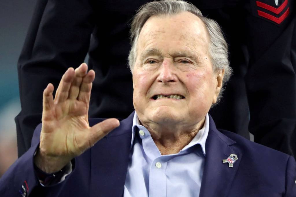 Ex-presidente americano George HW Bush é internado por infecção sanguínea