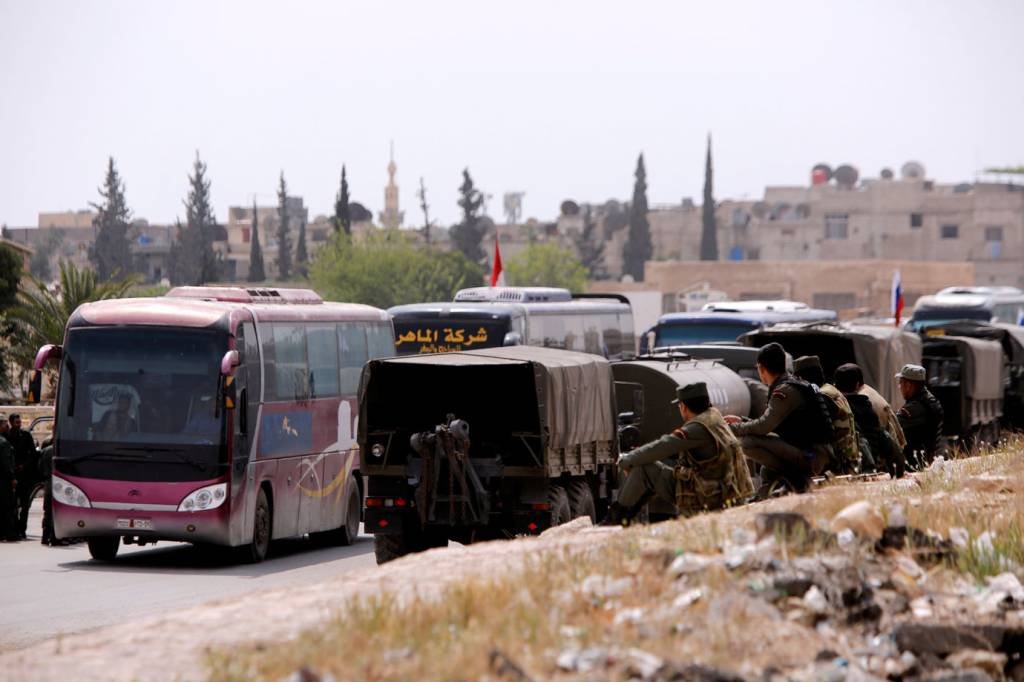 Últimos rebeldes sírios deixam Ghouta Oriental