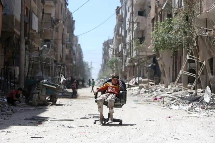 Guerra na Síria, região de Duma (Ali Hashisho/Reuters)