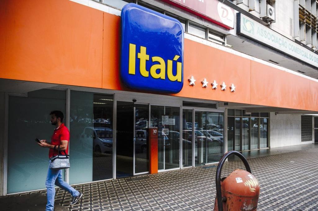 Os cinco grandes bancos: Itaú, Bradesco Banco do Brasil, Santander e Caixa detêm mais de 80% do mercado de previdência privada (Gustavo Gomes/Bloomberg)