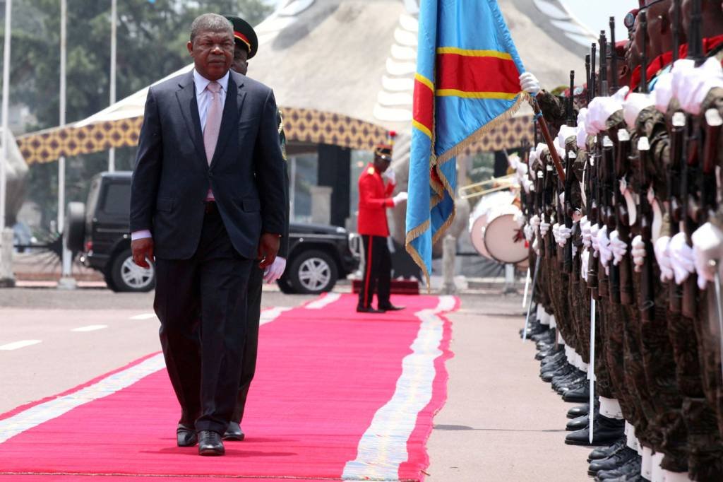 Presidente de Angola demite chefes do exército e dos serviço de espionagem