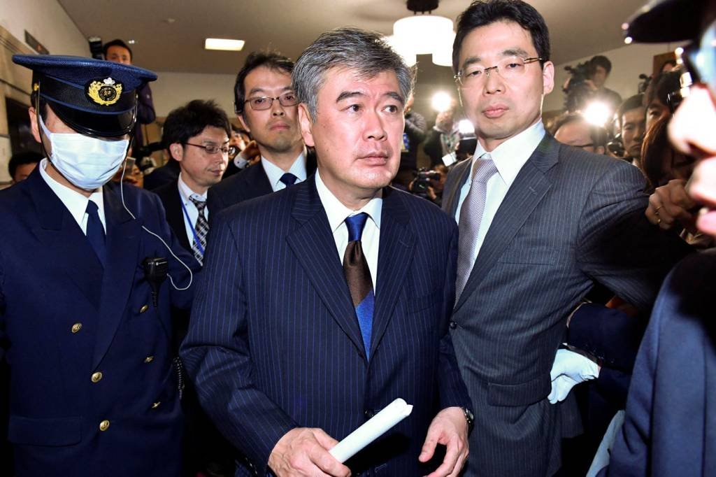 Vice-ministro japonês renuncia após ser acusado de assediar jornalistas