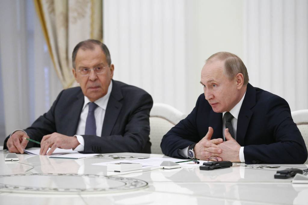 Lavrov nega que agente nervoso Novichok foi desenvolvido na Rússia