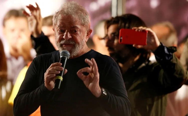 Lula: ex-presidente tinha até as 17h desta sexta-feira, 6, para se entregar após a expedição do mandado de prisão pelo juiz federal Sérgio Moro (Rodolfo Buhrer/Reuters)