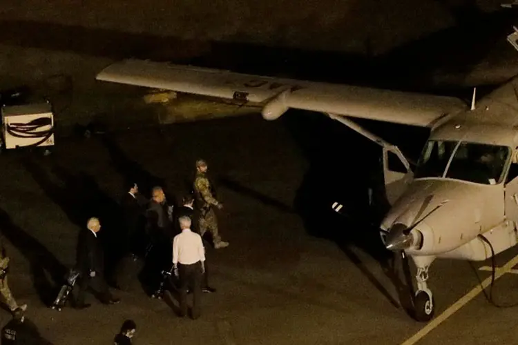 Avião com Lula: ex-presidente voou de SP para Curitiba, para cumprir prisão (Paulo Whitaker/Reuters)