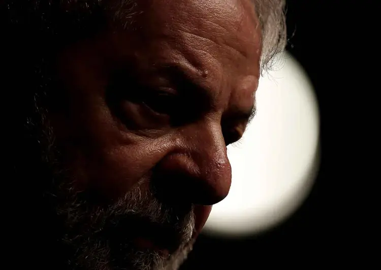 Lula: ao vetar a visita de políticos ao ex-presidente, juíza decidiu expressamente "não há fundamento para a flexibilização do regime geral de visitas" (Ricardo Moraes/Reuters)