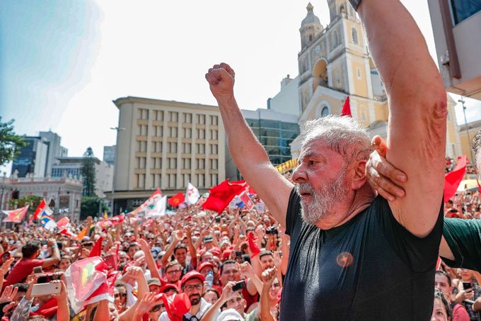 Lewandowski autoriza Lula a conceder entrevista para jornal