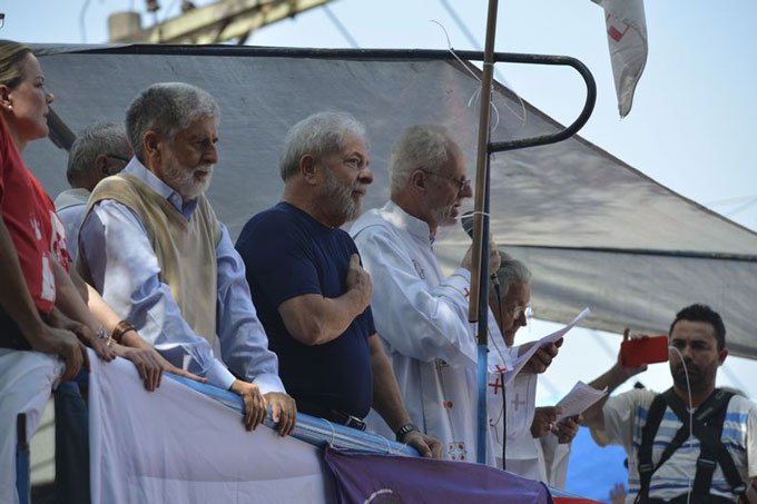 Bispo que presidiu ato com Lula diz que aceitaria convite de novo