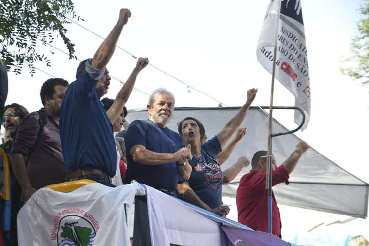 Lula: presidente do PT reforçou que ex-presidente é candidato mesmo preso e que, se ele sair da prisão, ficará efetivamente apto a ser candidato (Rovena Rosa/Agência Brasil)
