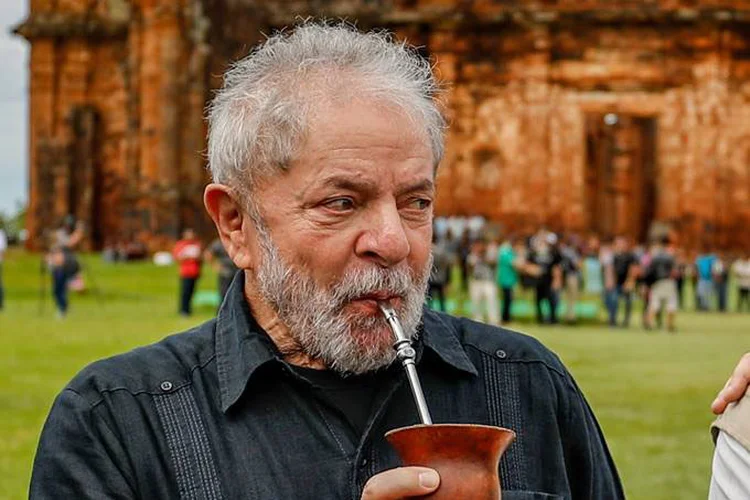 Lula: até o momento, Lula não informou se vai se entregar no prazo determinado pelo juiz Moro (Lula/Facebook/Divulgação)