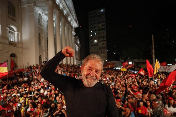 Defesa de Lula pede liminar ao STJ para suspender Lei da Ficha Limpa