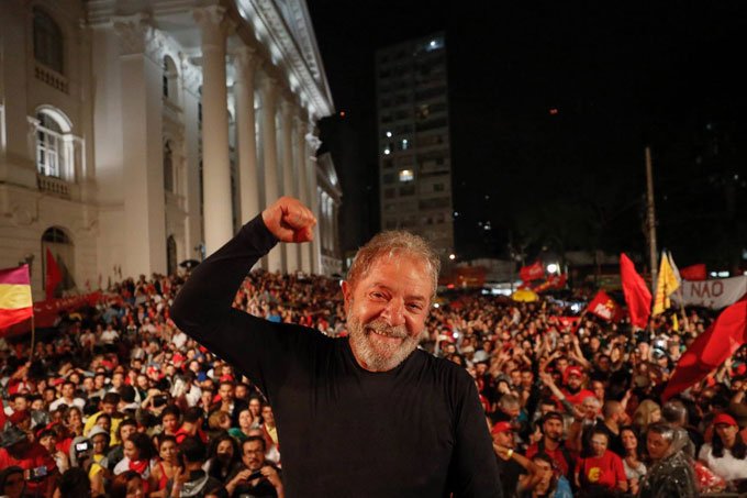 Lula e Bolsonaro crescem em intenção de votos, diz pesquisa CNT/MDA