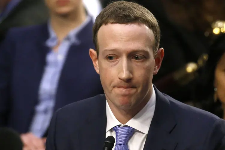Mark Zuckerberg, dá depoimento no Senado dos EUA sobre o uso da empresa e proteção de dados de usuários. Em 10 de abril de 2018
 (Leah Millis/Reuters)