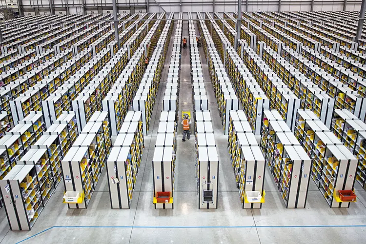 Amazon: a expectativa é que a empresa apresente faturamento de 50,2 bilhões de dólares no primeiro período do ano (Simon Dawson/Getty Images/Getty Images)