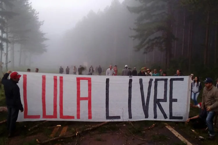 Prisão de Lula: MST continua seu movimento de bloquear estradas como forma de protesto contra a prisão do ex-presidente (MST/Facebook/Divulgação)