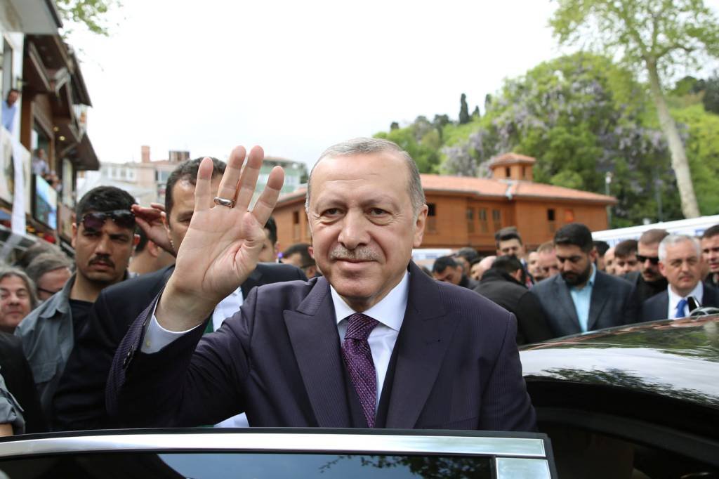 Parlamento da Turquia aprova eleições antecipadas em junho