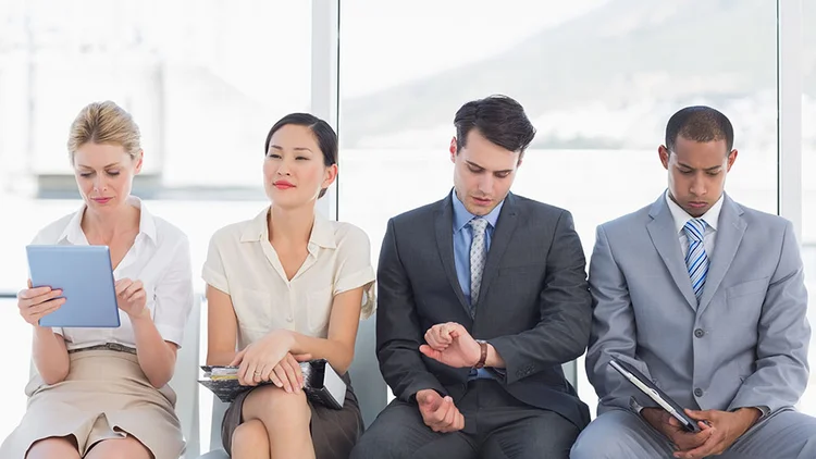 candidatos em esperando entrevista de emprego (foto/Thinkstock)