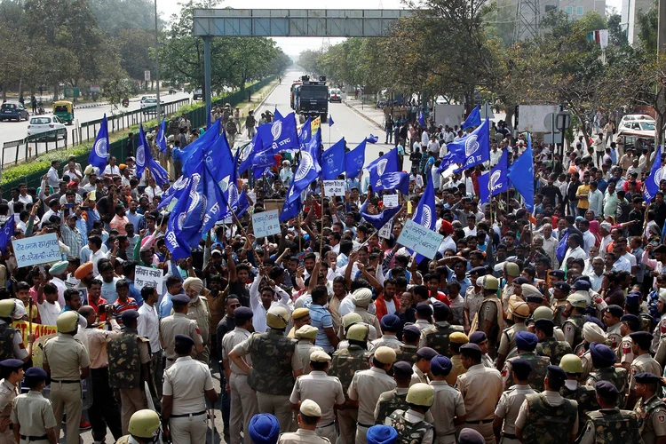 Protestos: oito pessoas morreram durante protesto contra a emenda (REUTERS/Ajay Verma/Reuters)