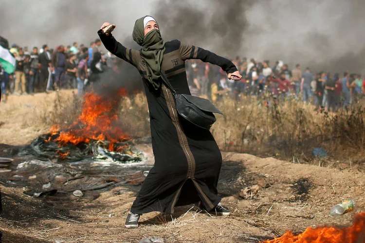 Gaza: parte dos palestinos feridos foram atingidos por balas de aço recobertas de borracha e munição real (/Mohammed Salem/Reuters)