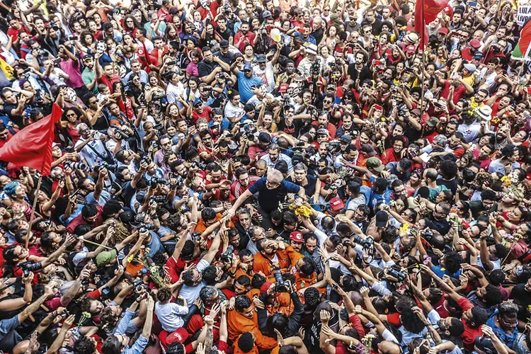 Lula: pré-campanha é uma forma de mostrar que o partido continua firme no propósito de registrar ex-presidente como candidato (Paulo Pinto/Fotos Públicas)