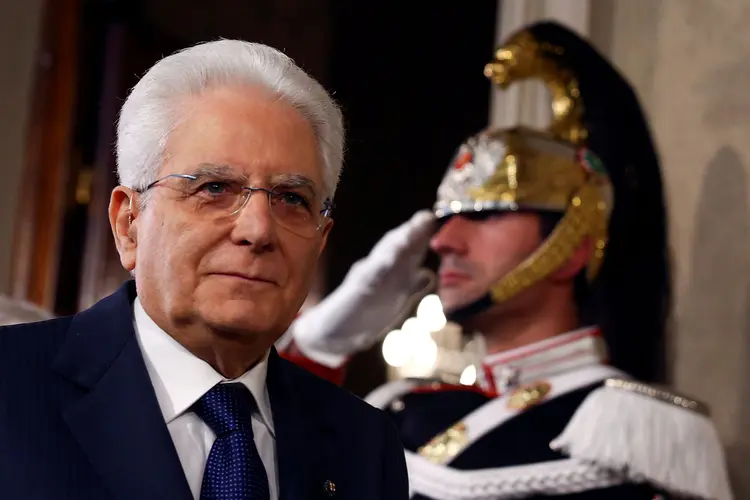 O presidente italiano vetou a indicação de um possível ministro de Economia e sua decisão fez com que Conte renunciasse o cargo (Alessandro Bianchi/Reuters)
