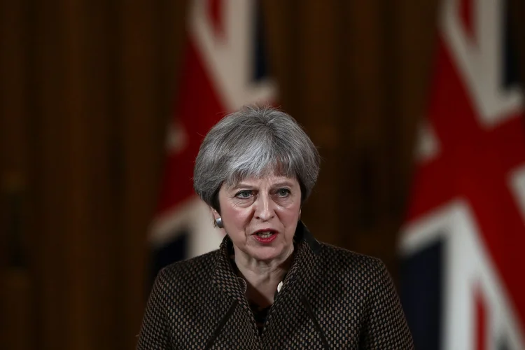 Theresa May: ontem, May e seus ministros chegaram a um consenso sobre as propostas do governo para negociar com a UE no processo de saída do Reino Unido do bloco único (Simon Dawson/Pool/Reuters)