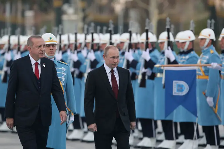 Tayyip Erdogan, presidente da Turquia, e Vladimir Putin, presidente da Rússia (Umit Bektas/Reuters)