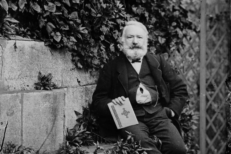 Victor Hugo: "Eu queria mostrar a progressiva tomada de consciência de Victor Hugo e seu engajamento", disse diretor da série (London Stereoscopic Company/Getty Images)