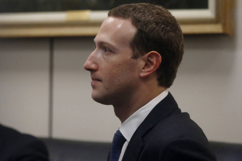 Zuckerberg diz que Facebook está passando por "mudança filosófica"