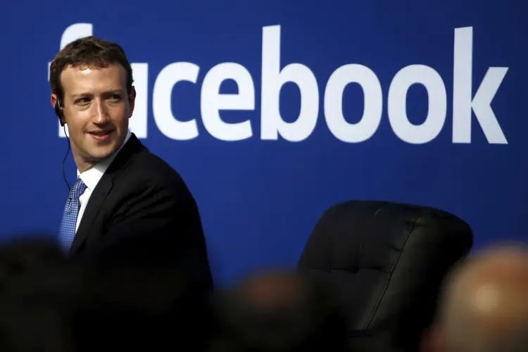 Facebook: rede social estaria estudando lançar versão sem anúncios (Stephen Lam/Reuters)