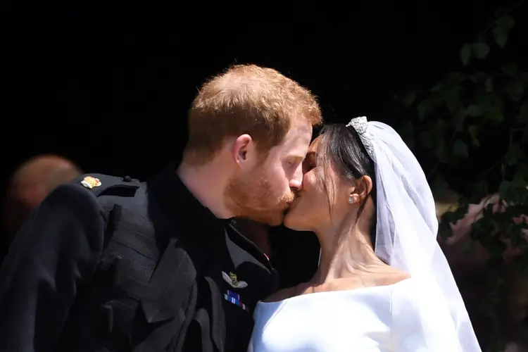 Príncipe Harry e atriz Meghan Markle se casaram neste sábado na capela de São Jorge, no castelo de Windsor, nos arredores de Londres (NEIL HALL/Pool/Reuters)