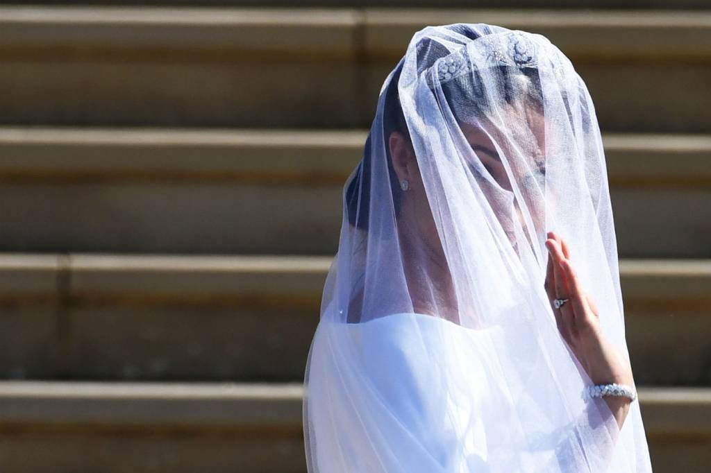 Meghan amou seu véu bordado em tributo ao Commonwealth, diz designer