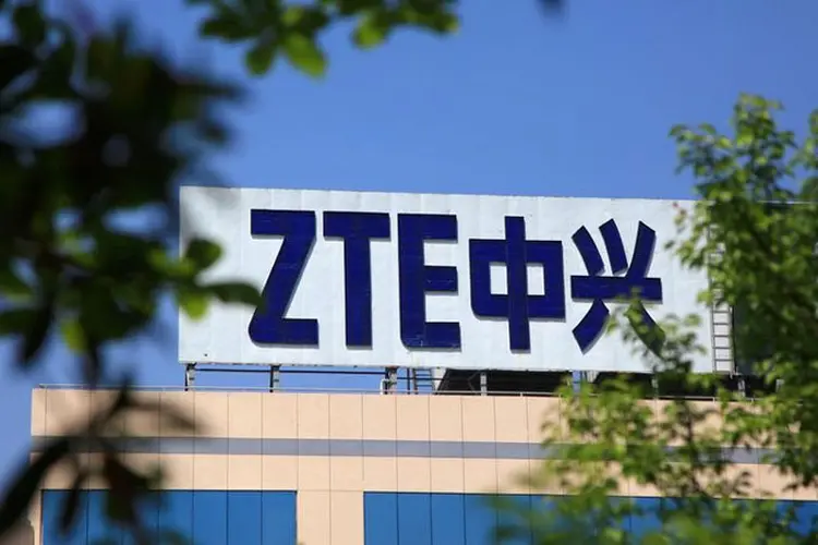 ZTE: presidente dos EUA prometeu ajudar a empresa chinesa a "voltar aos negócios rapidamente" (Stringer/Reuters)